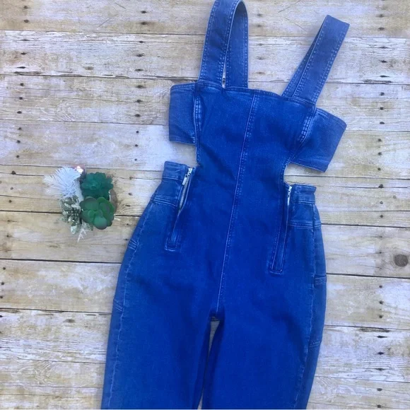 ⚔️SOLD⚔️ Kendall + Kylie Cut Out Denim Jumpsuit Blue Jean Overalls Small - Picture 3 of 10